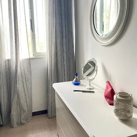 Seaside Village 卡塔尼亚