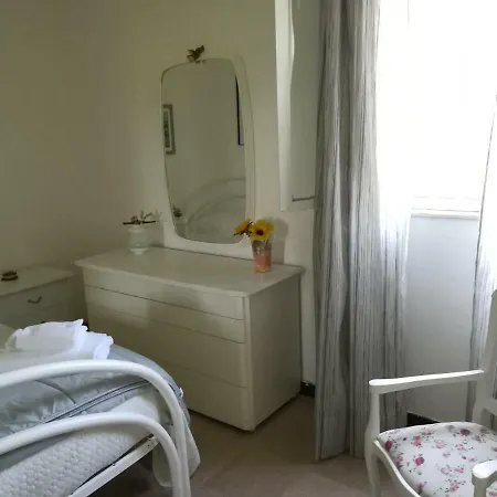 Seaside Village 公寓 *